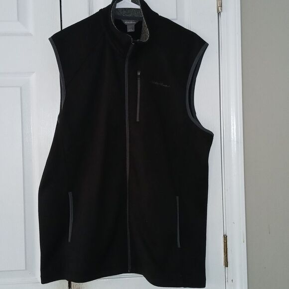 Eddie Bauer black zip up  vest casual  3 pocket casual Sz L NWOT - Picture 1 of 7